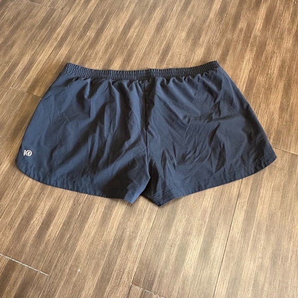Tentree Women's Recycled Polyester Sport Shorts InMotion Short black size large - Picture 7 of 10